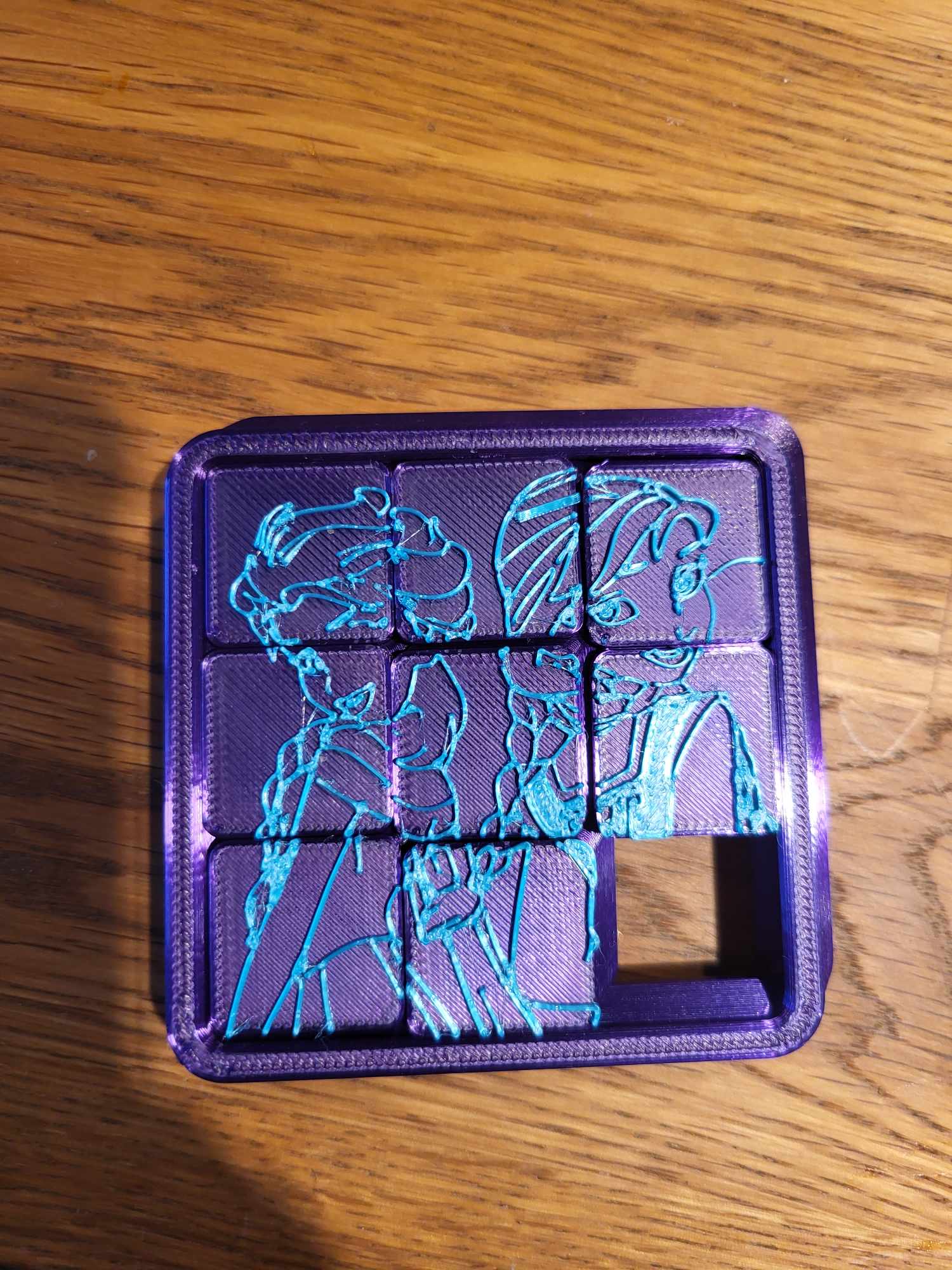 Câu đố trượt hình ảnh Elsa và Anna từ Frozen