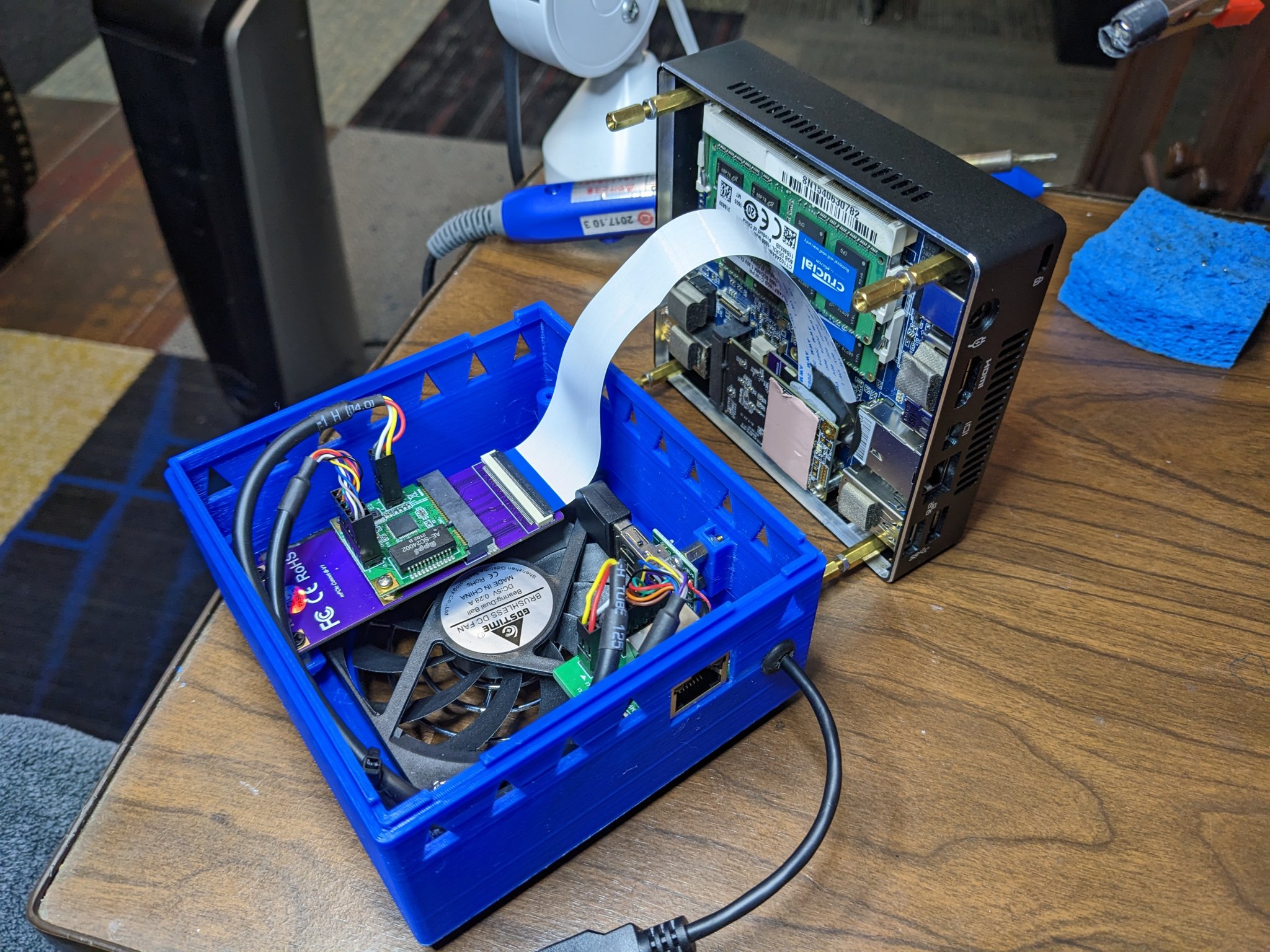 Mở rộng đáy cho máy tính mini Gigabyte Brix