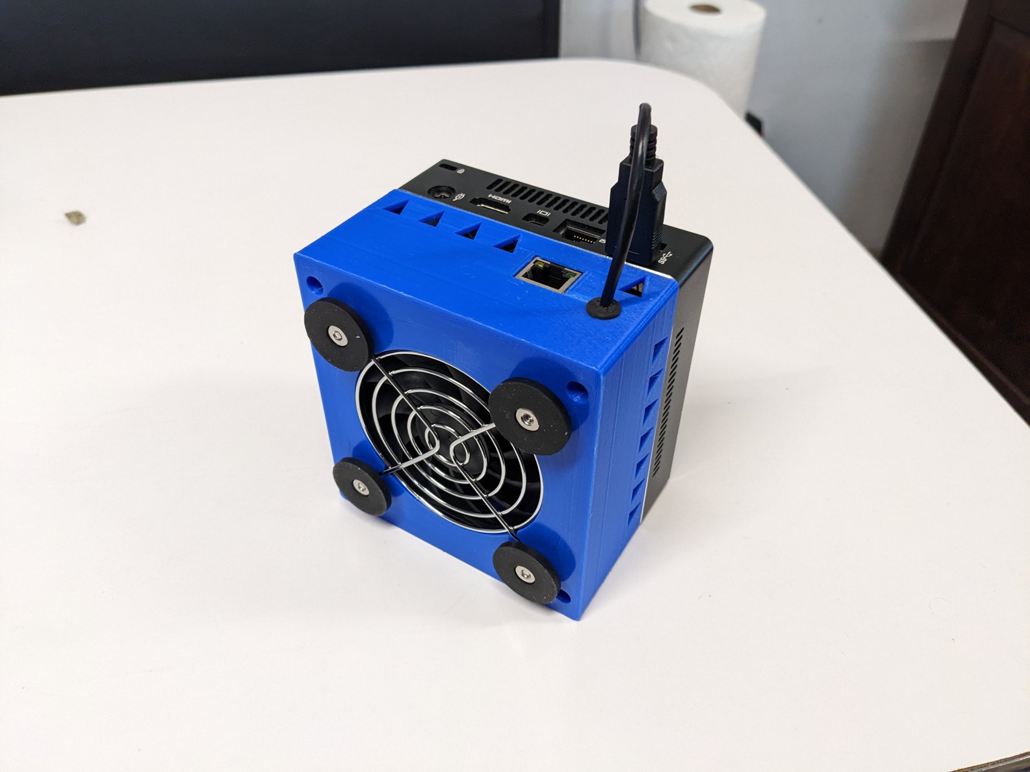 Mở rộng đáy cho máy tính mini Gigabyte Brix