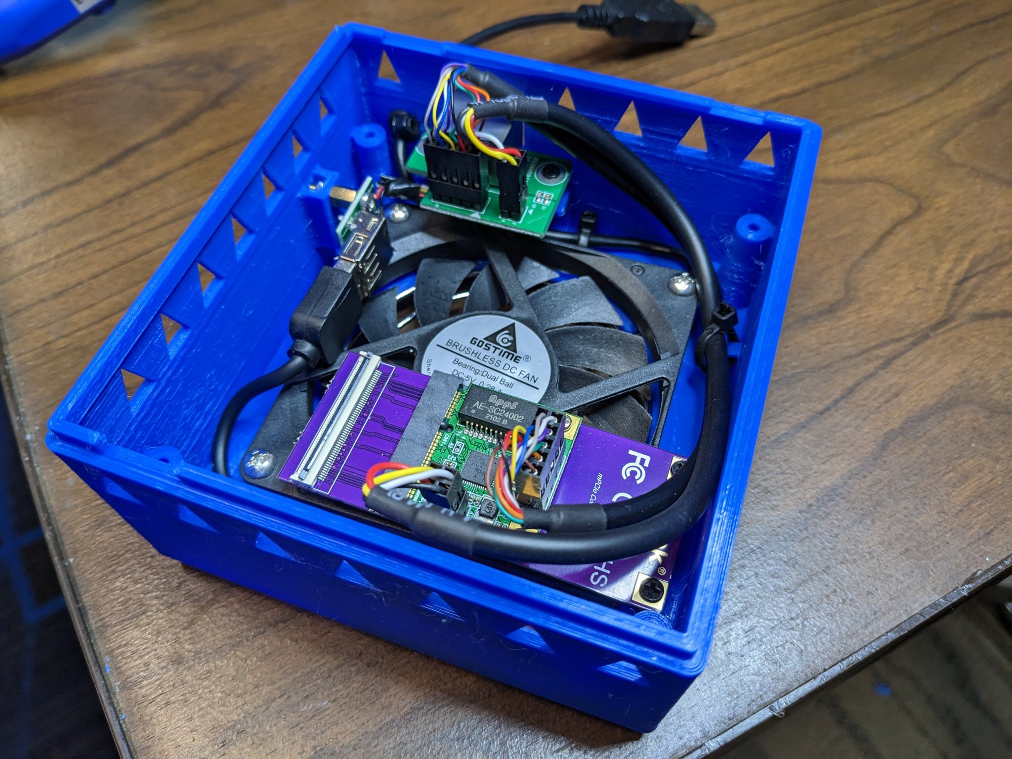 Mở rộng đáy cho máy tính mini Gigabyte Brix