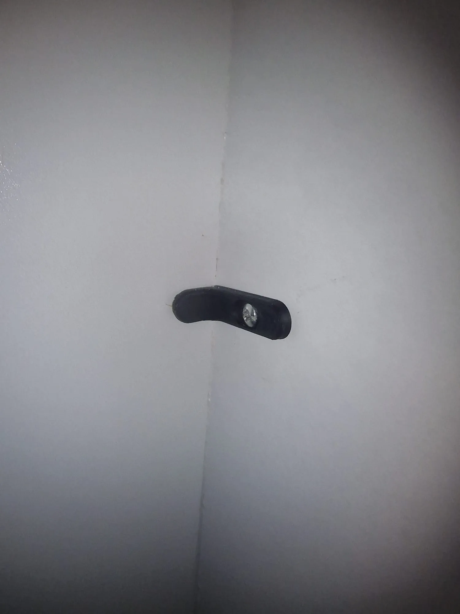 Móc treo cho tường sau của Walldrobe