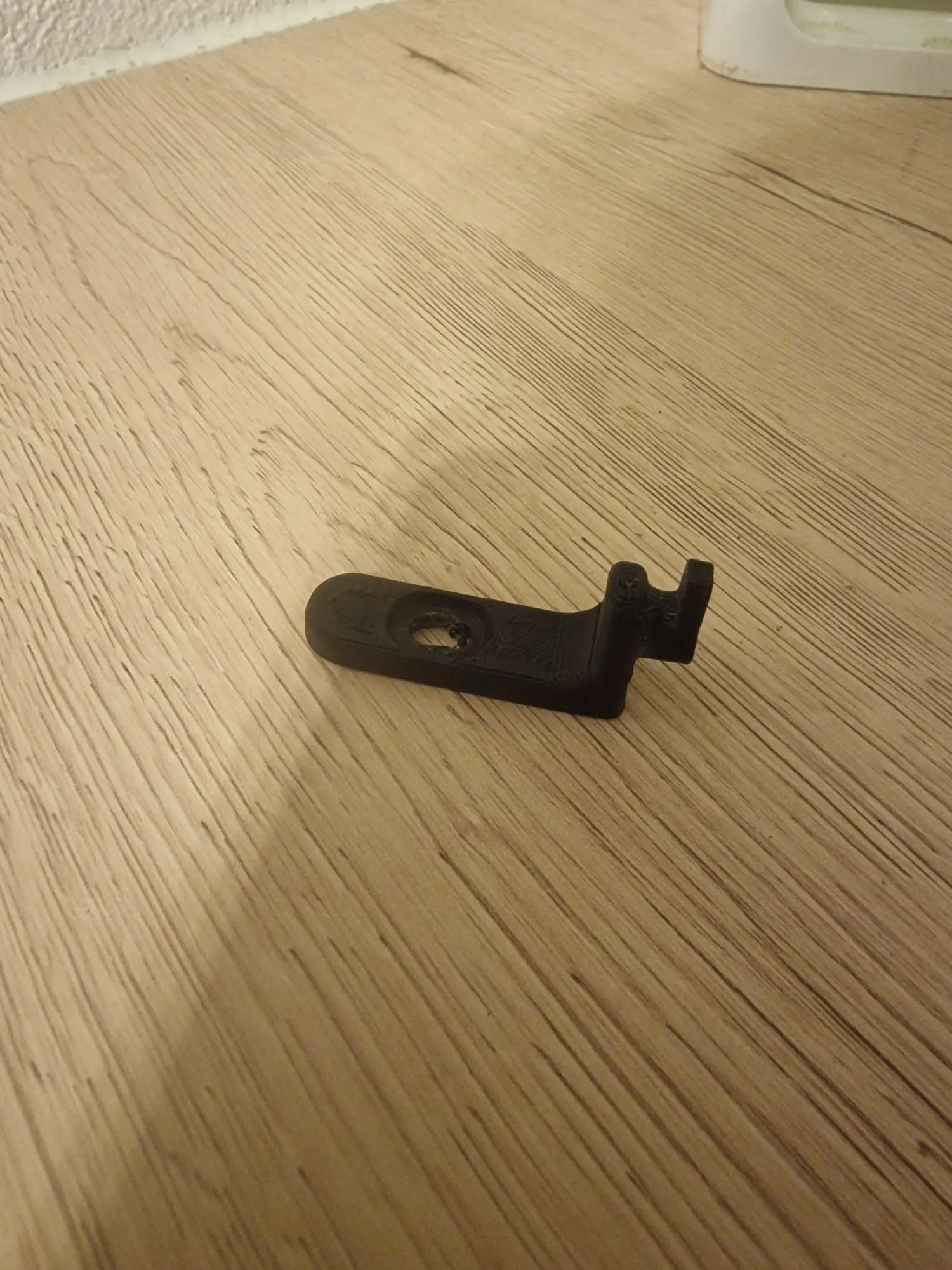 Móc treo cho tường sau của Walldrobe