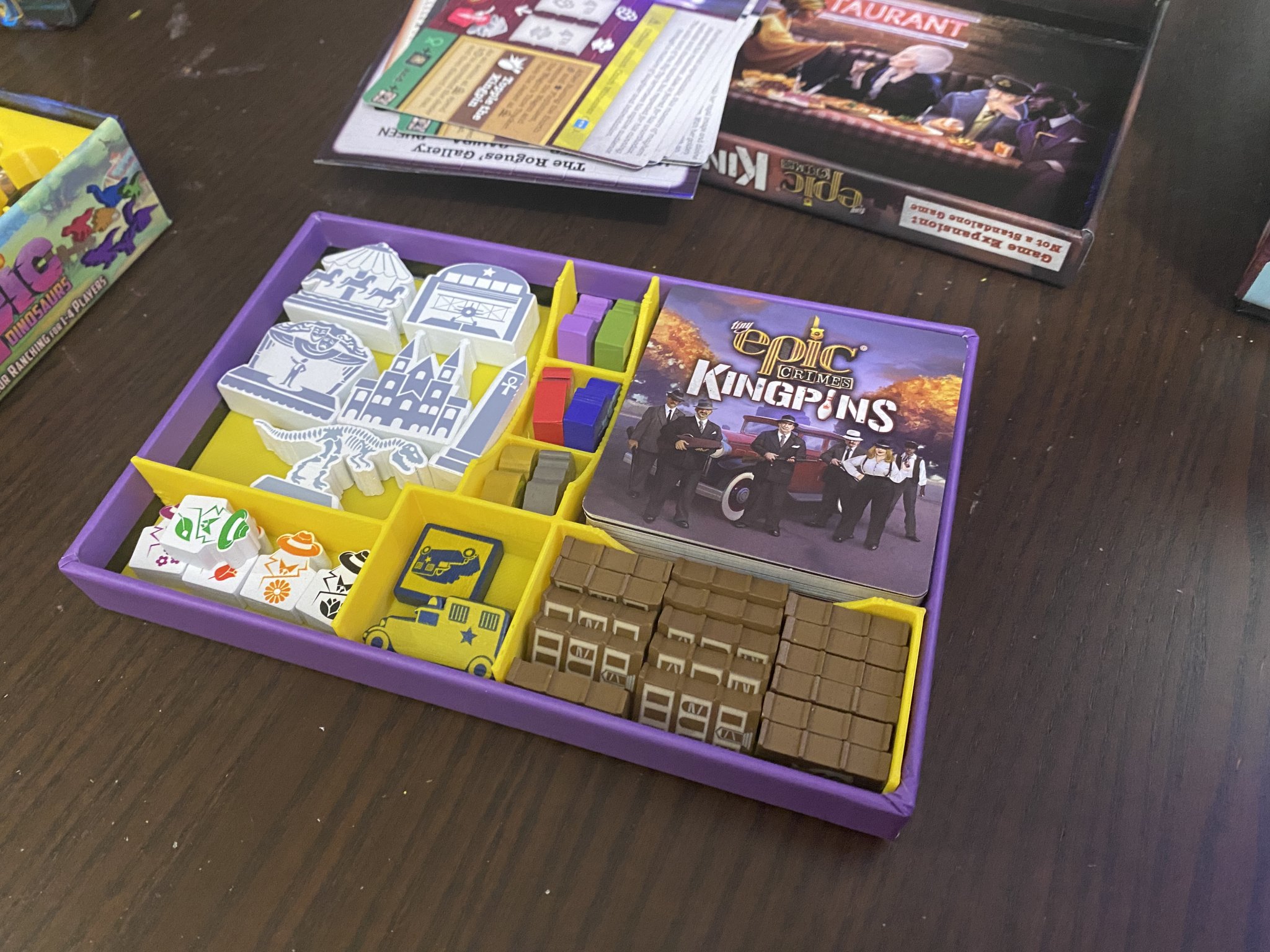 Bộ giá đỡ lưu trữ cho trò chơi Tiny Epic Crimes