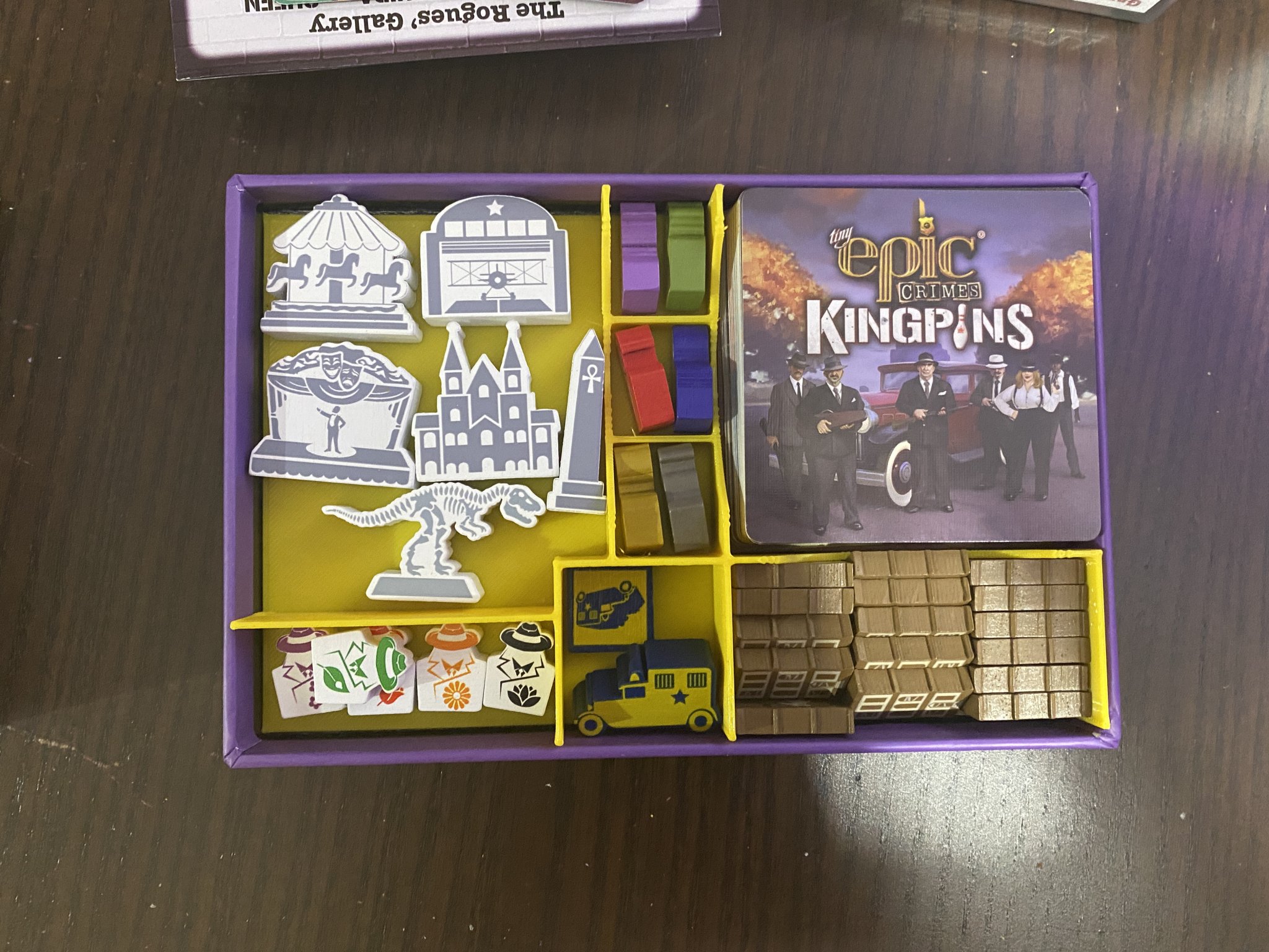 Bộ giá đỡ lưu trữ cho trò chơi Tiny Epic Crimes