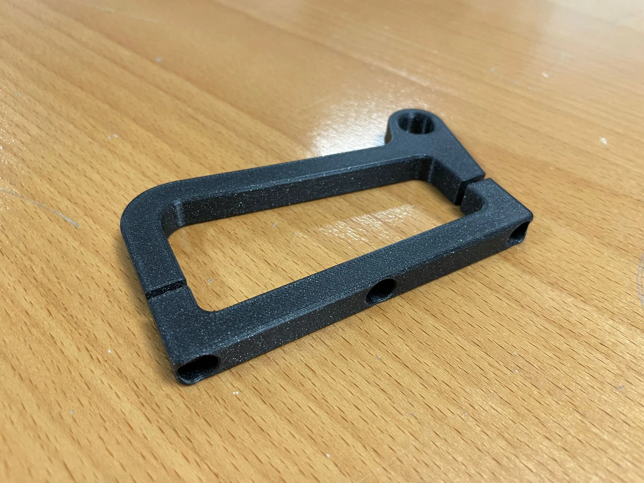 Giá đỡ cho mái che năng lượng mặt trời trên ban công