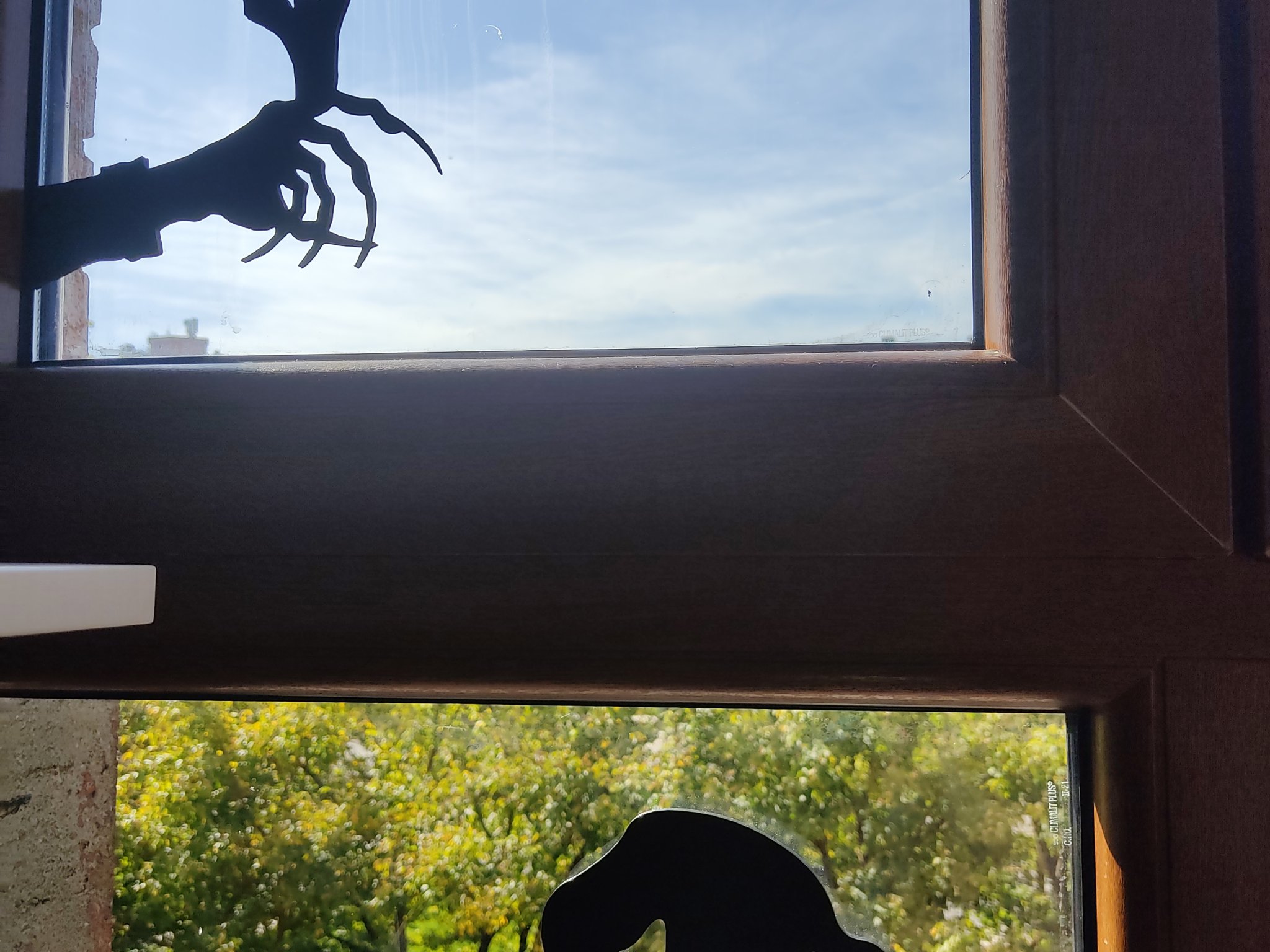 Trang trí cửa sổ Oogie Boogie từ Nightmare Before Christmas