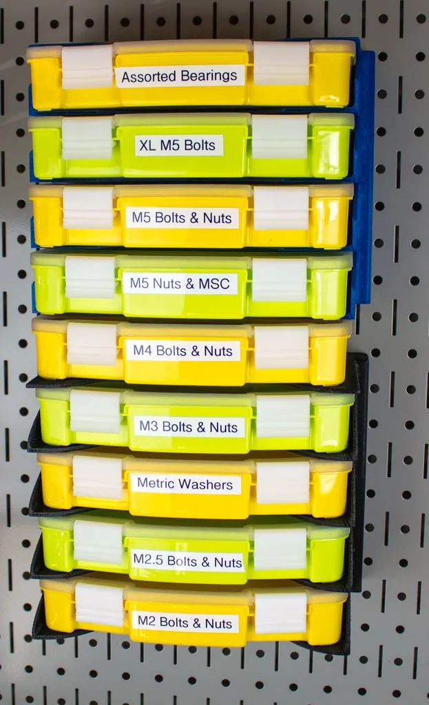 Giá đỡ lưu trữ phụ tùng Daiso tiện lợi và hiệu quả