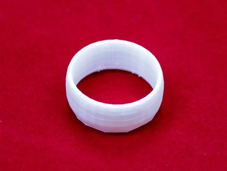 Nhẫn cưới phong cách Gollum cho trang phục hóa trang