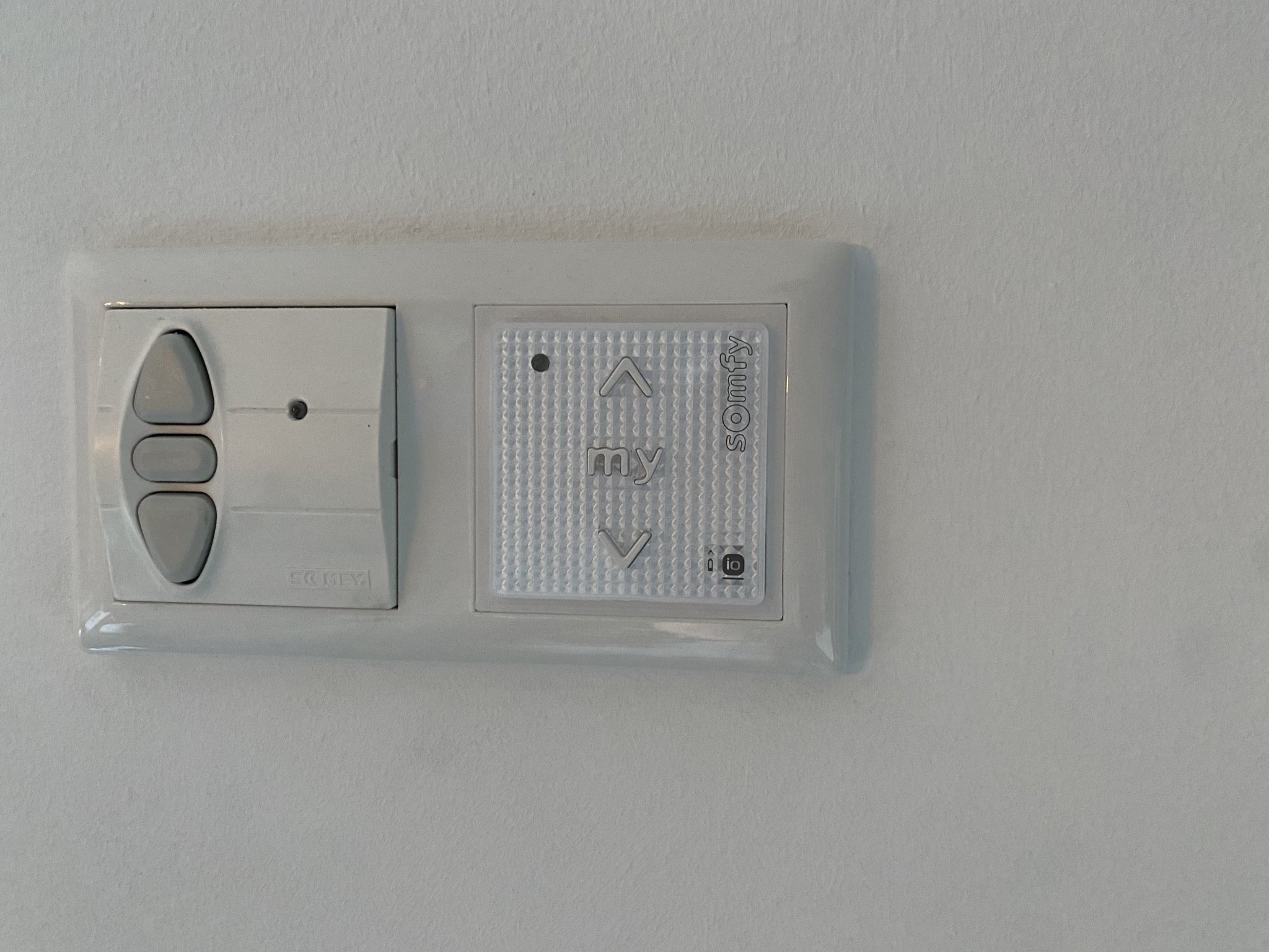 Khung chuyển đổi Somfy IO cho Gira S55