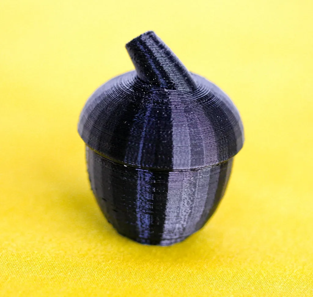 Bộ đựng muối và tiêu hình quả acorn