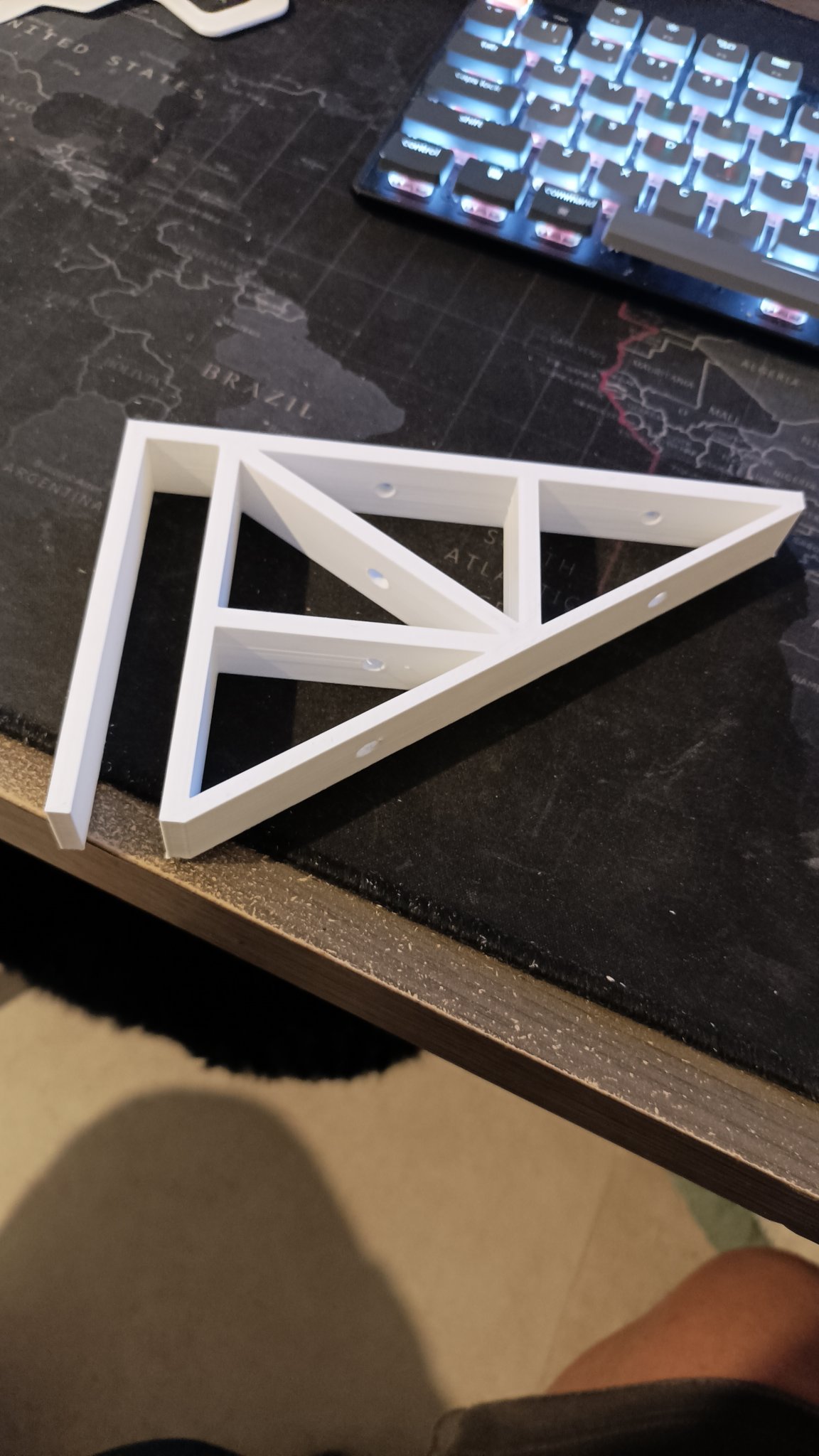 Giá đỡ kiểu kệ cho giường Mandel của Ikea