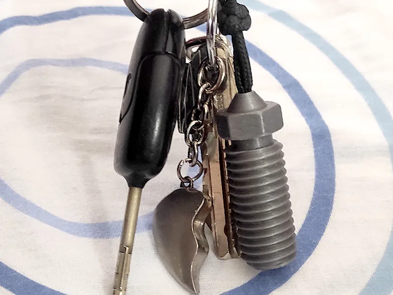 Móc khóa hình phun nước núi lửa độc đáo