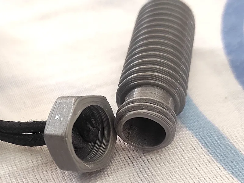 Móc khóa hình phun nước núi lửa độc đáo