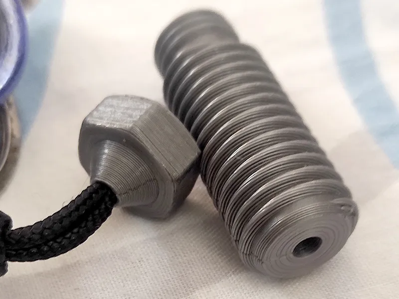 Móc khóa hình phun nước núi lửa độc đáo