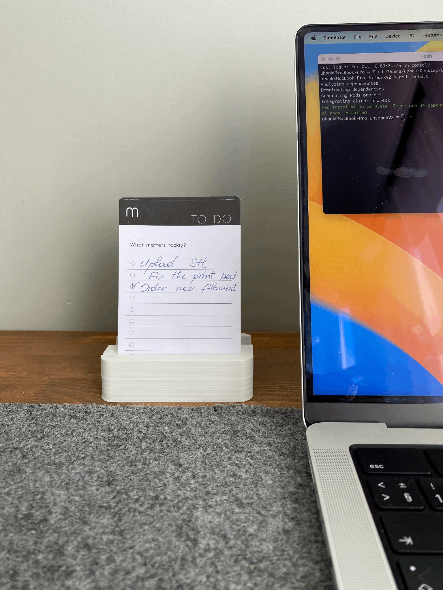 Giá đỡ ghi chú và danh sách việc cần làm với ngăn bổ sung