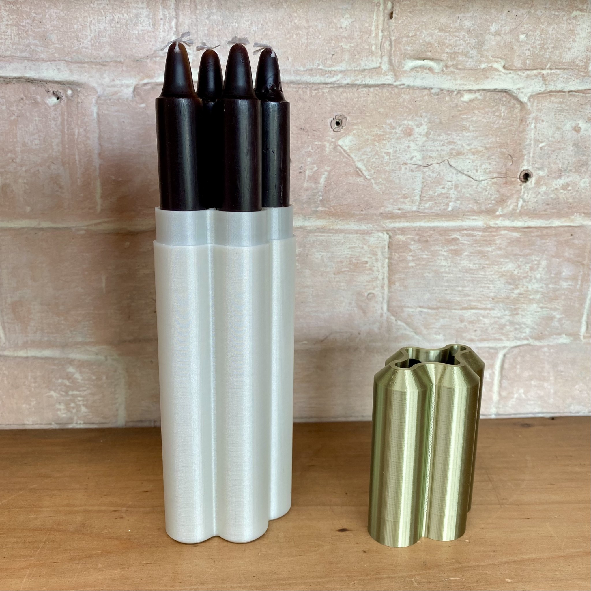 Kệ lưu trữ nến cho bốn cây nến