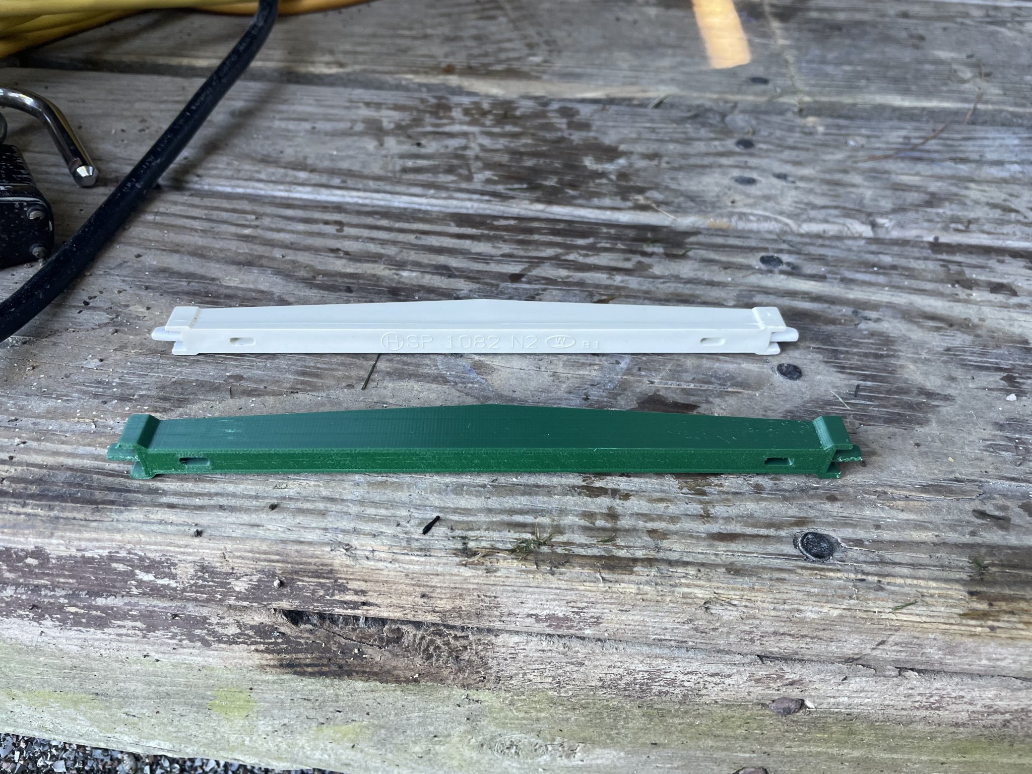 Thay thế tay cầm cho giỏ lọc Hayward Skimmer