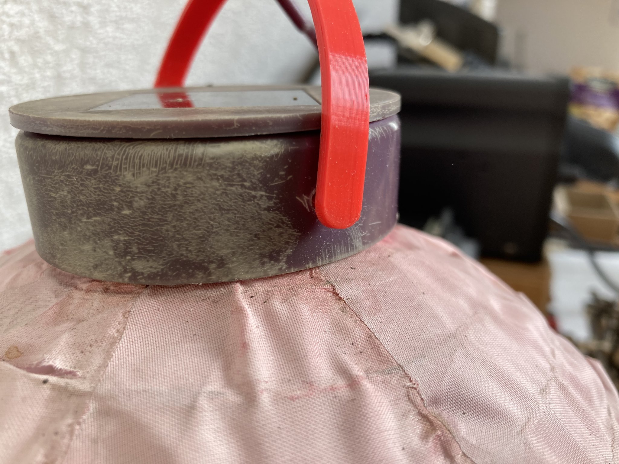 Thay thế tay cầm cho đèn lồng năng lượng mặt trời