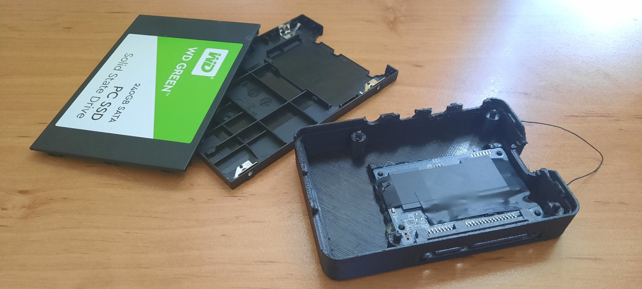 Vỏ Raspberry Pi 4B với khe cắm ổ SSD