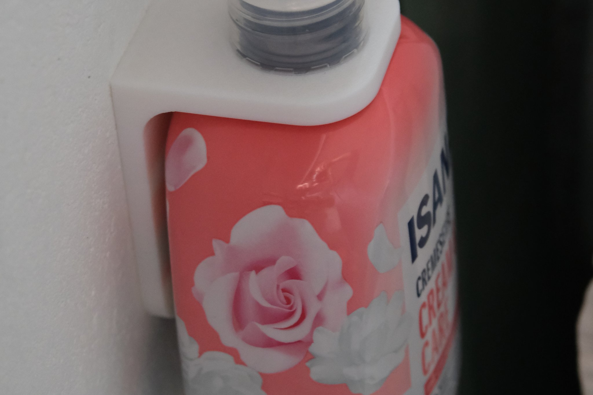 Giá đỡ gắn tường cho bình xà phòng thương mại