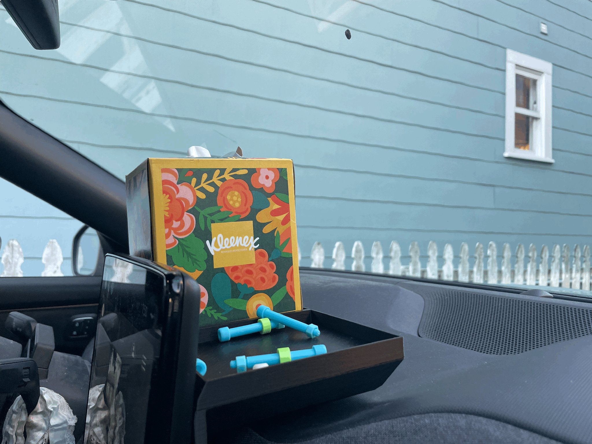 Giá đỡ hộp khăn giấy cho Mustang Mach-e 2021