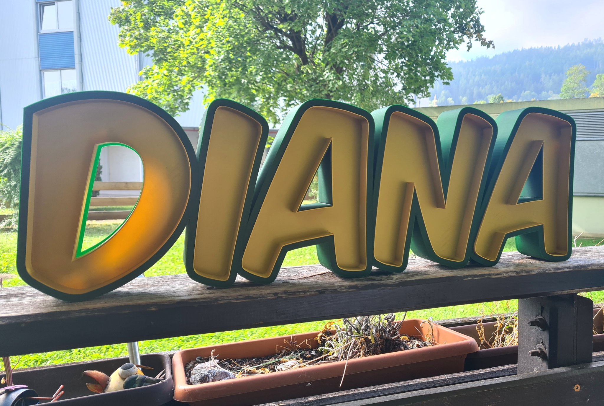 Đèn LED tên "Diana" cho trang trí tường