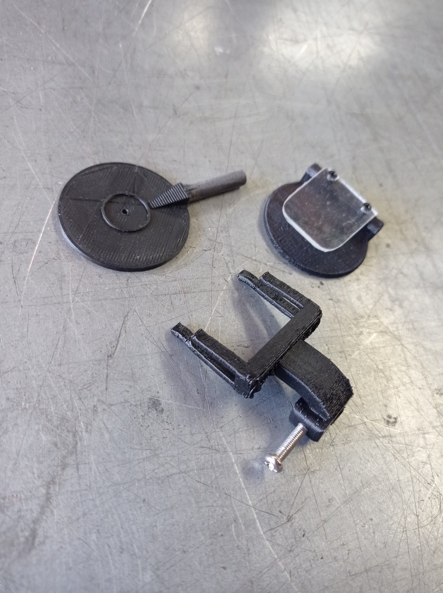 Kính che mắt và kính chỉnh thị lực gắn vào kính ISSF