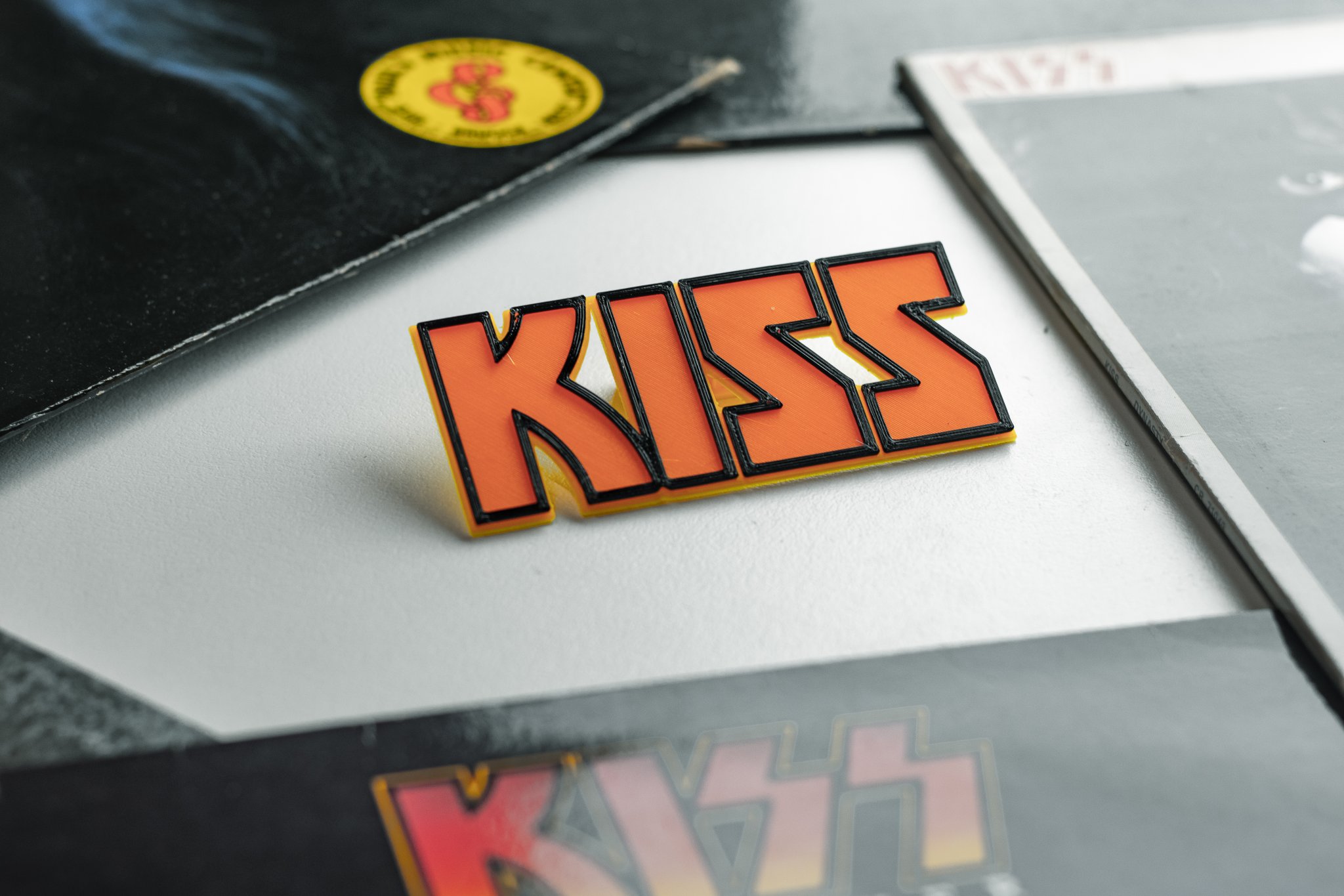 Biểu tượng logo Kizz của ban nhạc Đức