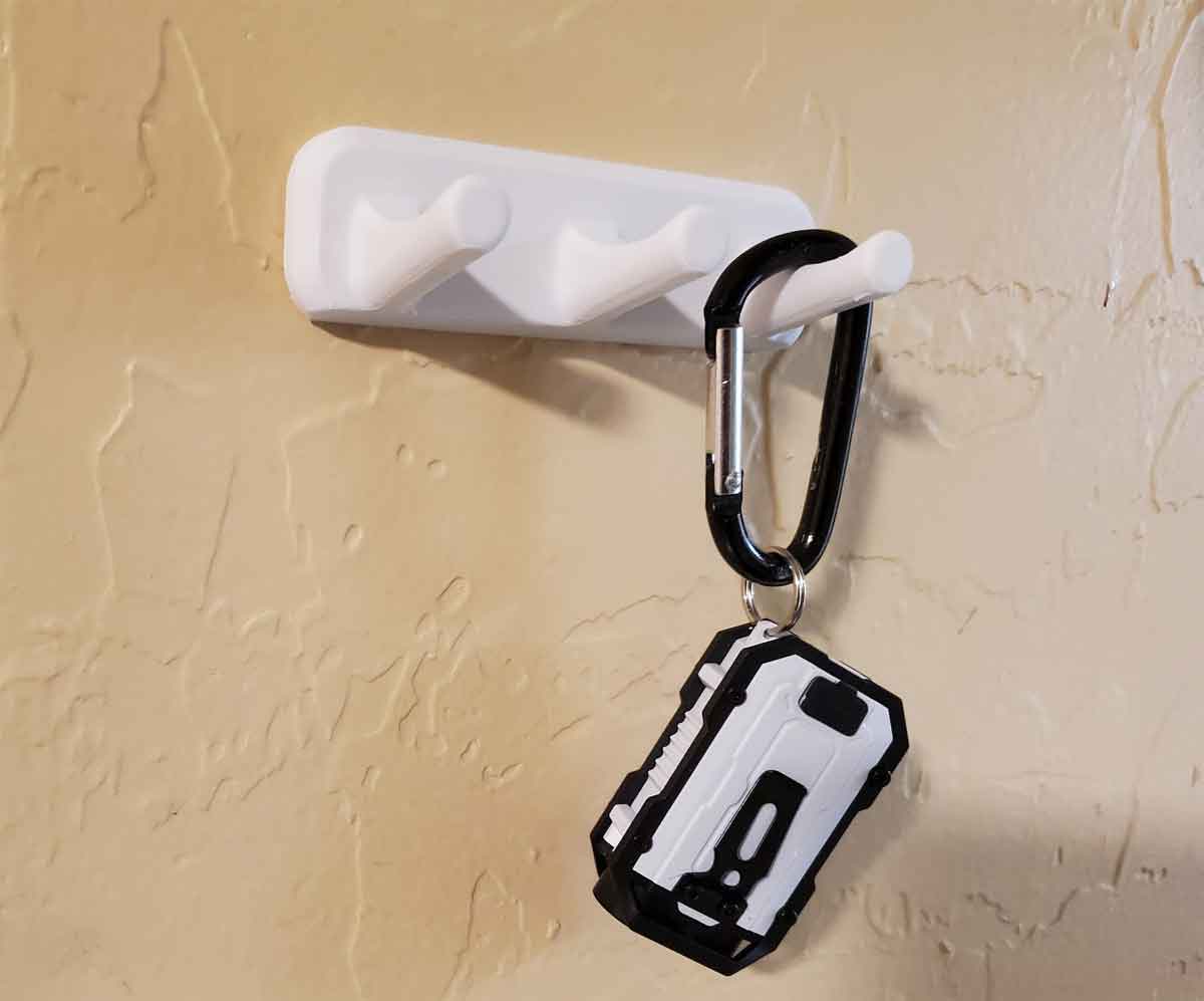 Giá treo chìa khóa gắn tường sử dụng băng dính 3M Command