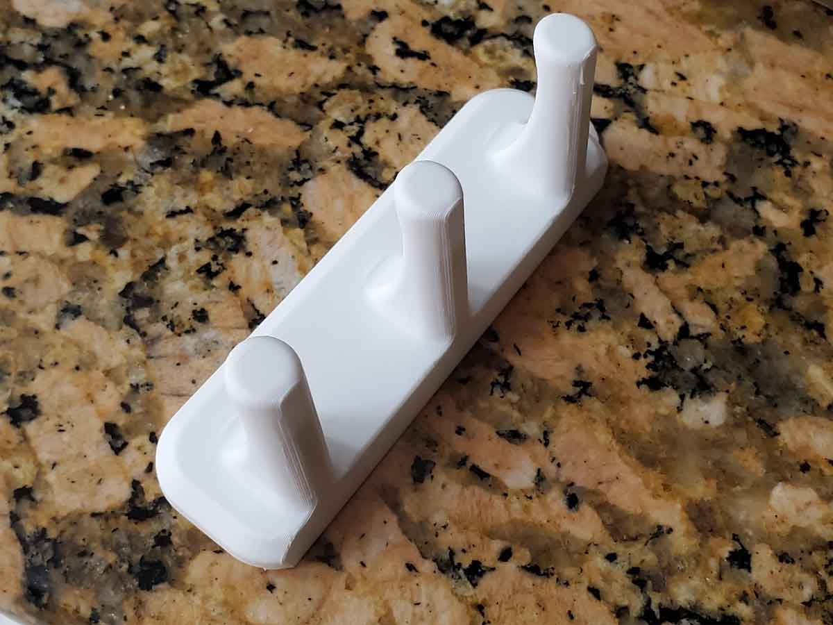 Giá treo chìa khóa gắn tường sử dụng băng dính 3M Command