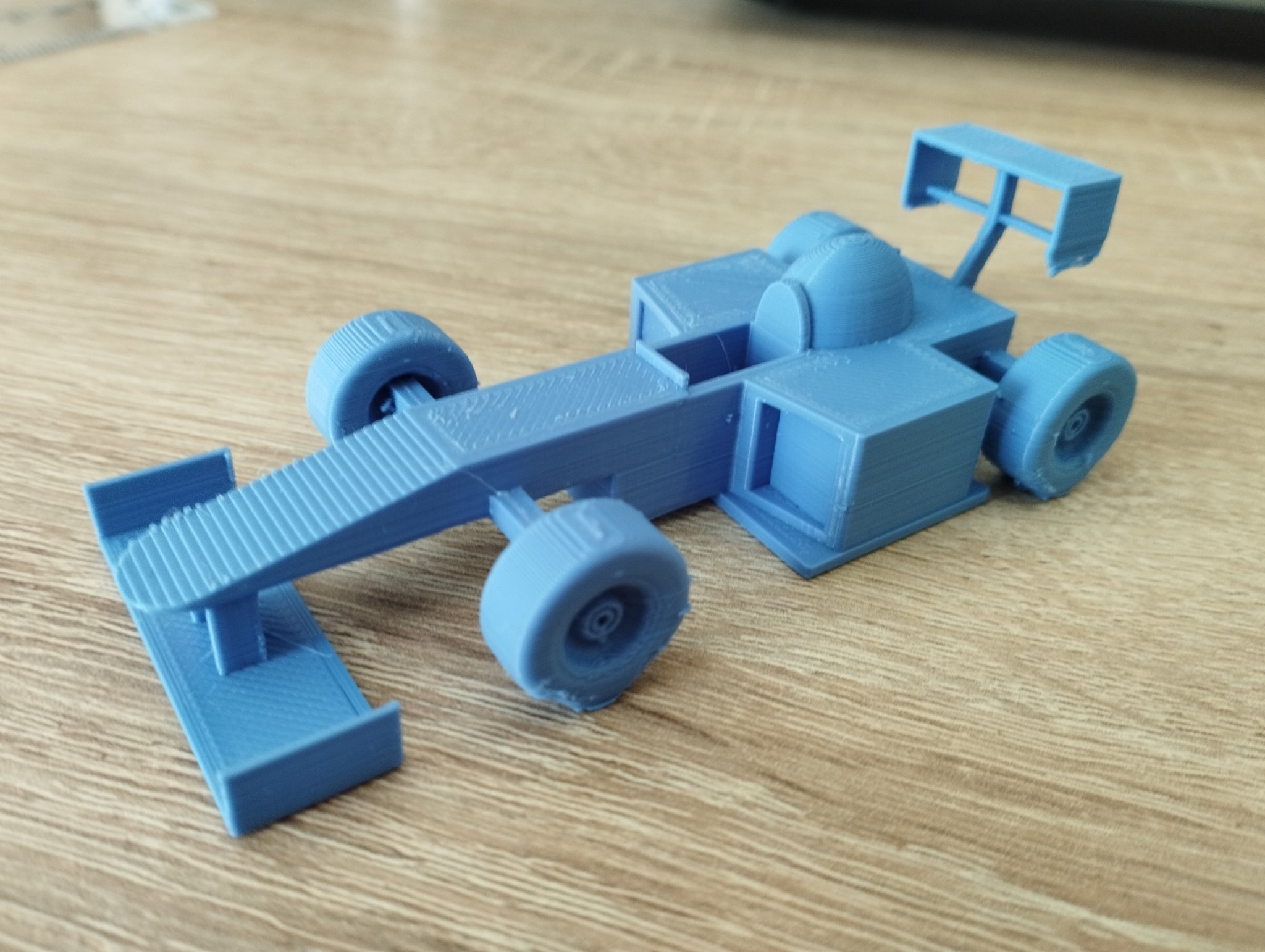 Xe đua Formula 1 nhỏ làm từ TinkerCad