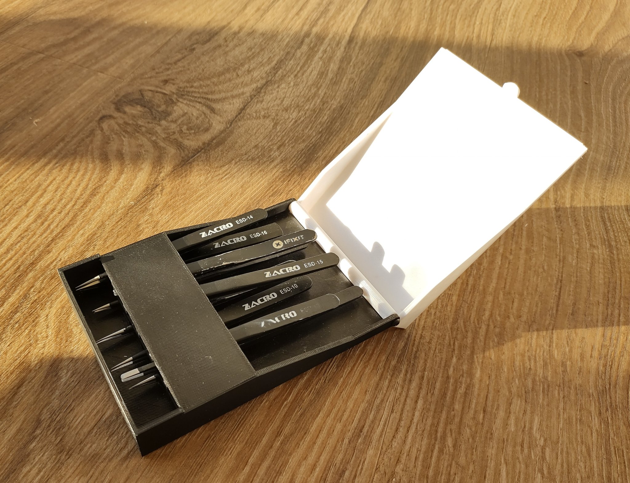 Hộp đựng bền cho nhíp và kẹp y tế