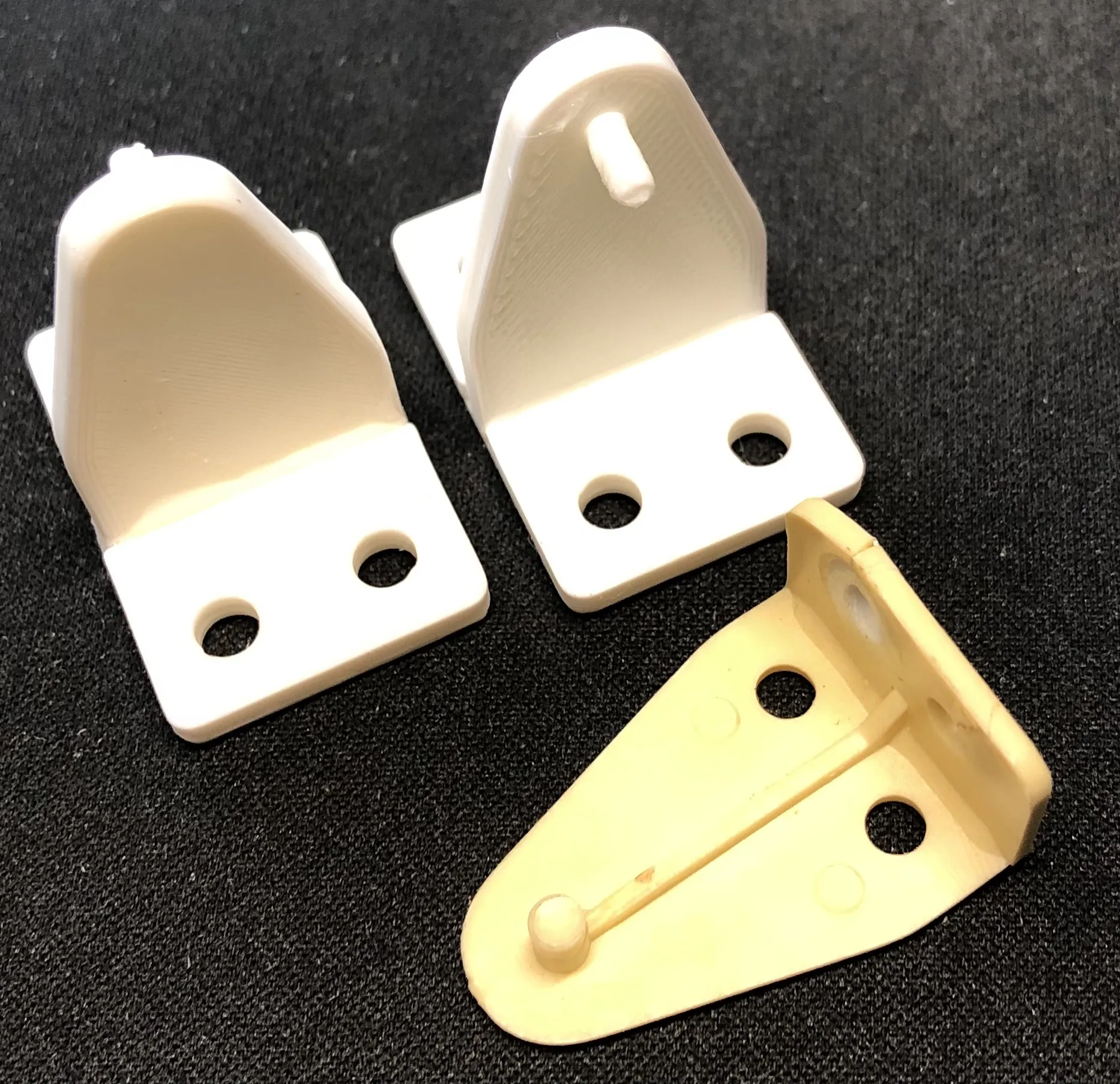 Giá đỡ rèm louver chống gió cho cửa sổ