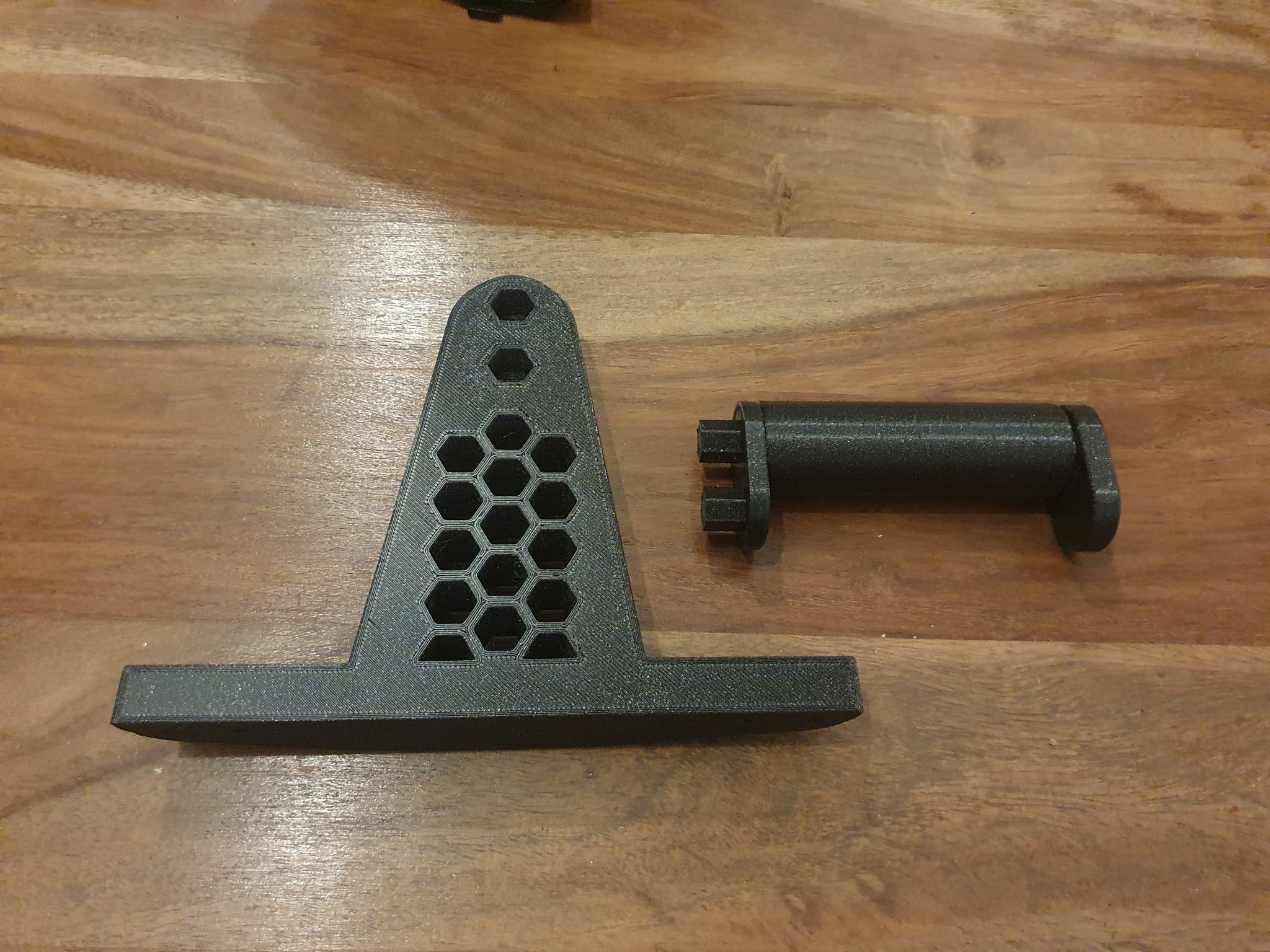 Giá đỡ cuộn filament 1kg gắn dưới bàn