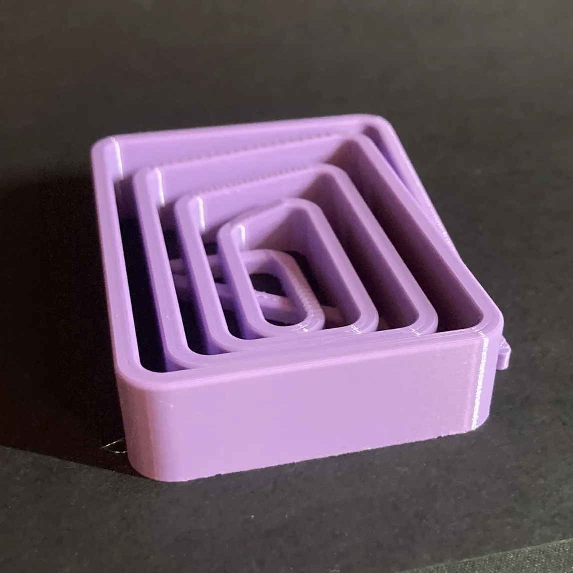 Giá đỡ xà phòng CHIOCCIOLA với thiết kế hình học đơn giản