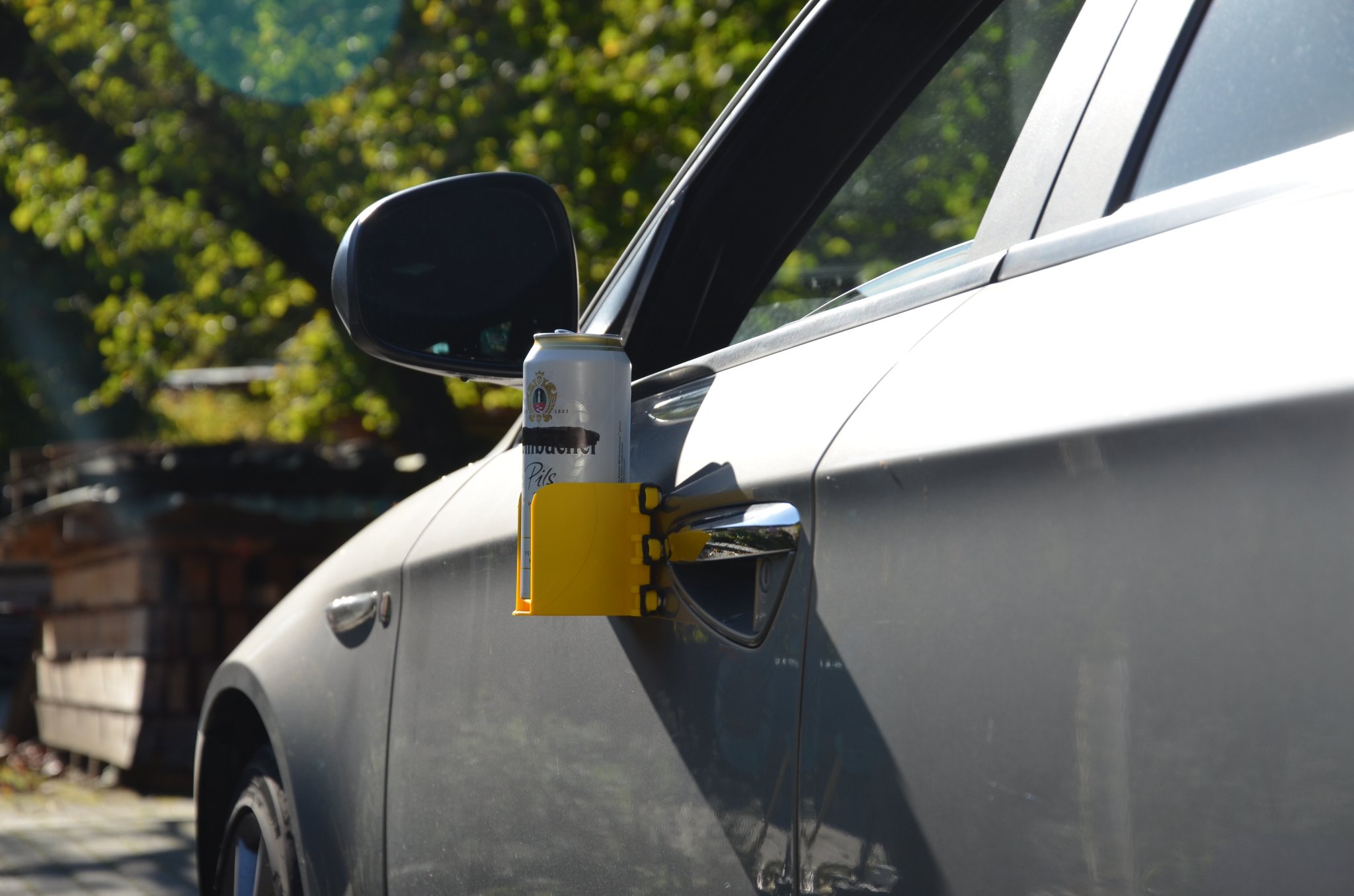 Giá đỡ lon bia từ tính cho xe hơi