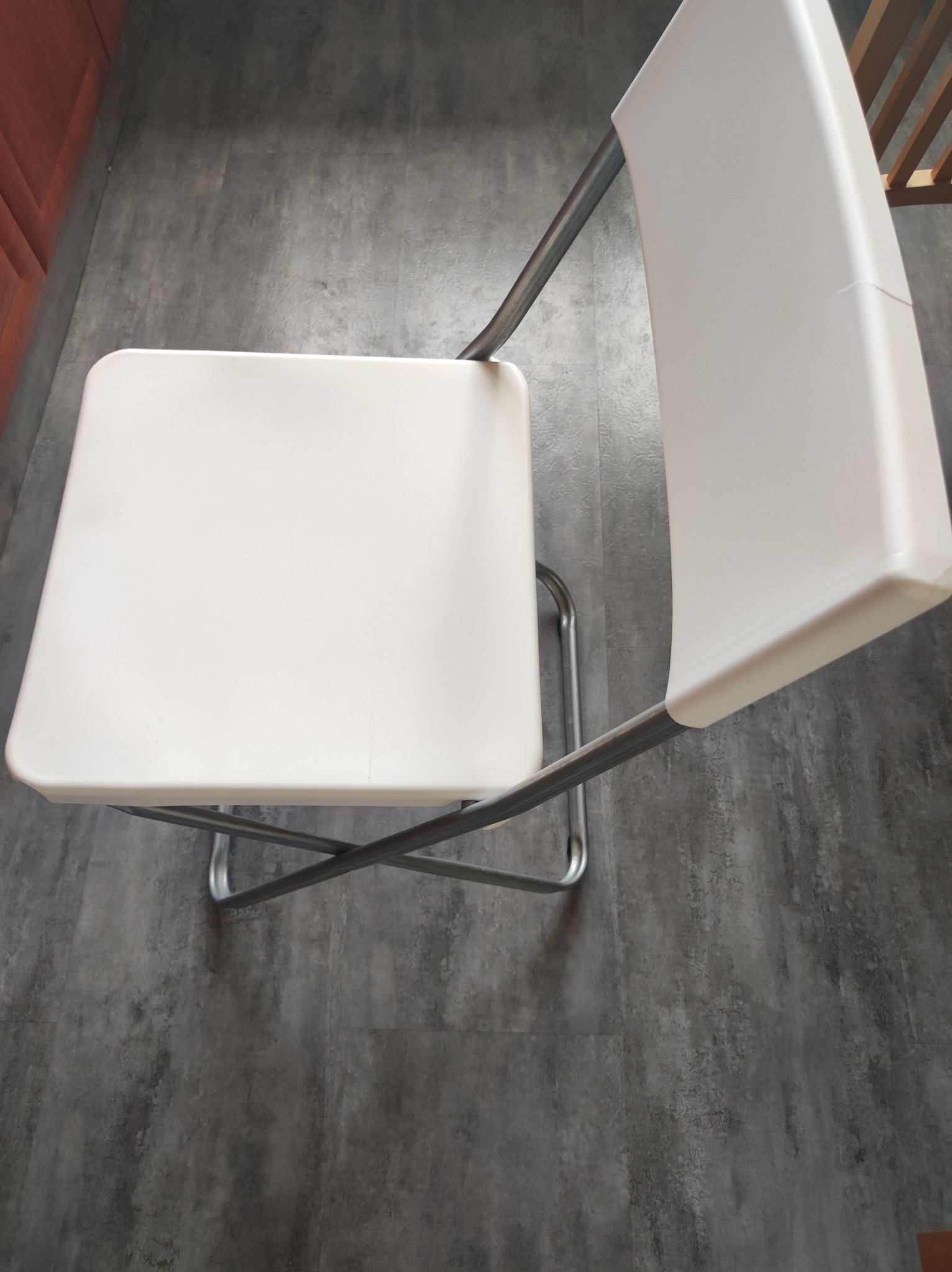 Giá đỡ chân ghế Kluzák IKEA 900.704.04