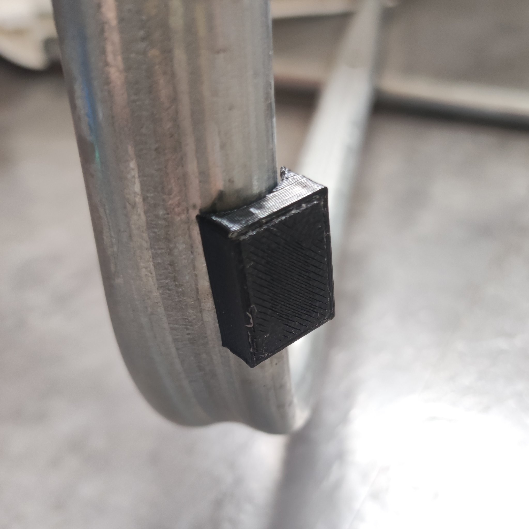 Giá đỡ chân ghế Kluzák IKEA 900.704.04