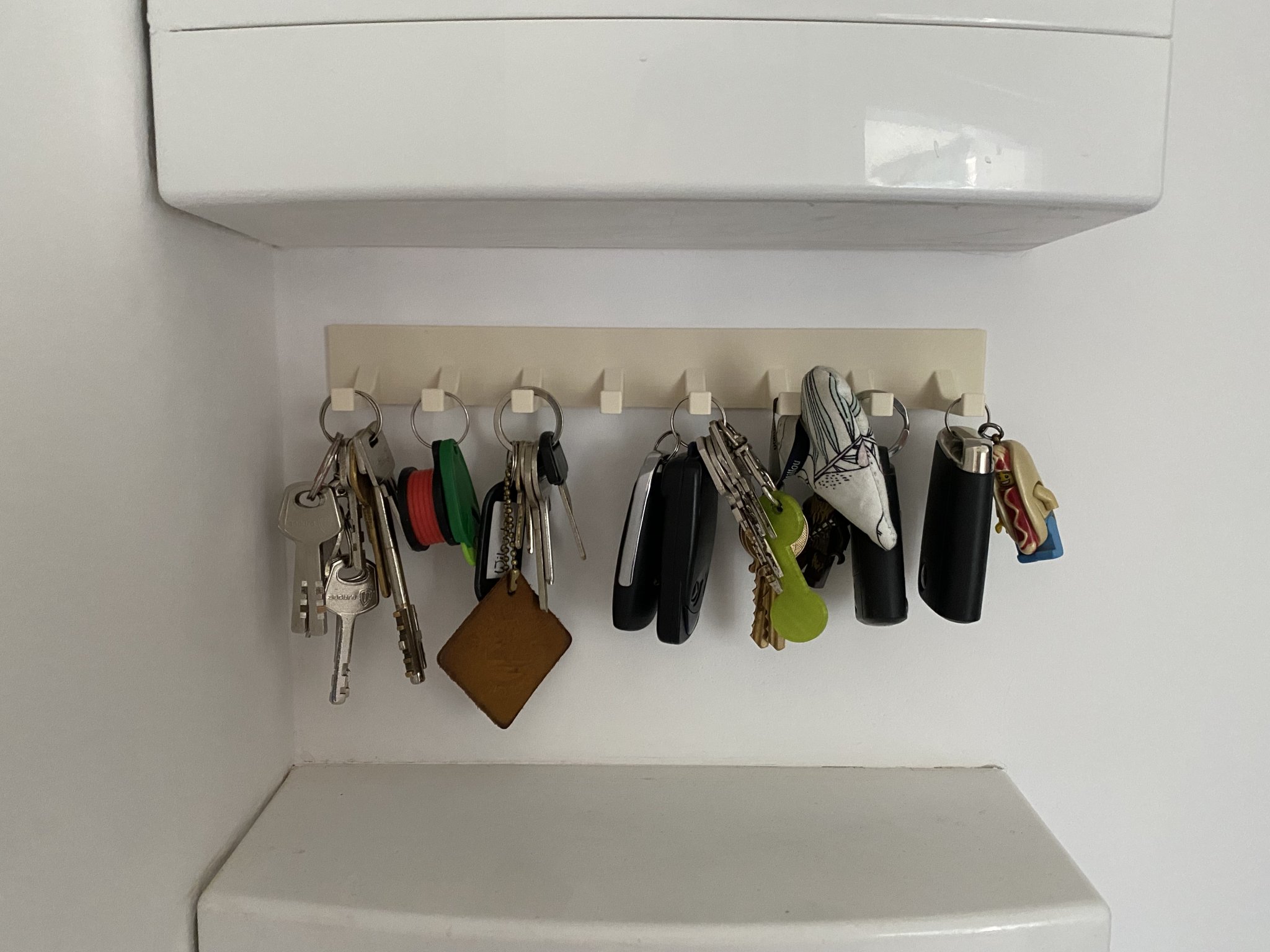 Giá treo chìa khóa tường cho 8 chìa khóa