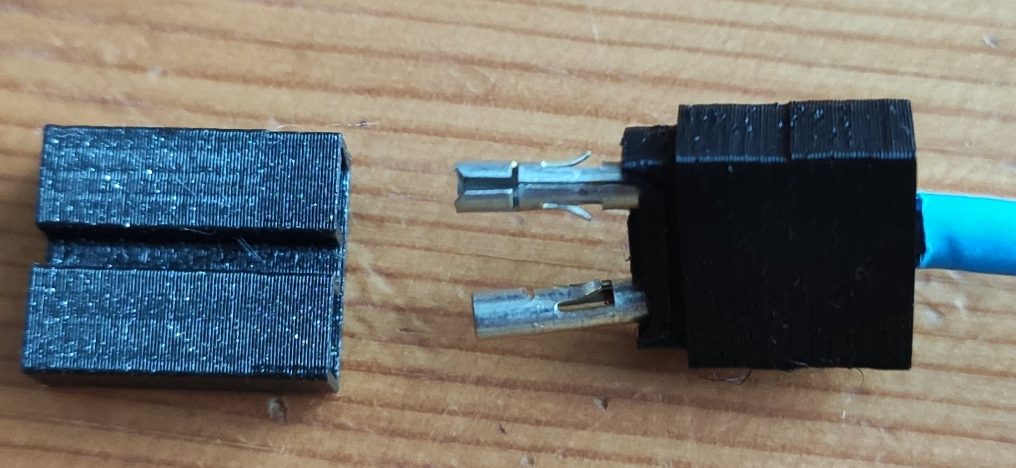 Cáp điều khiển Carrera First sửa chữa với đầu nối mới