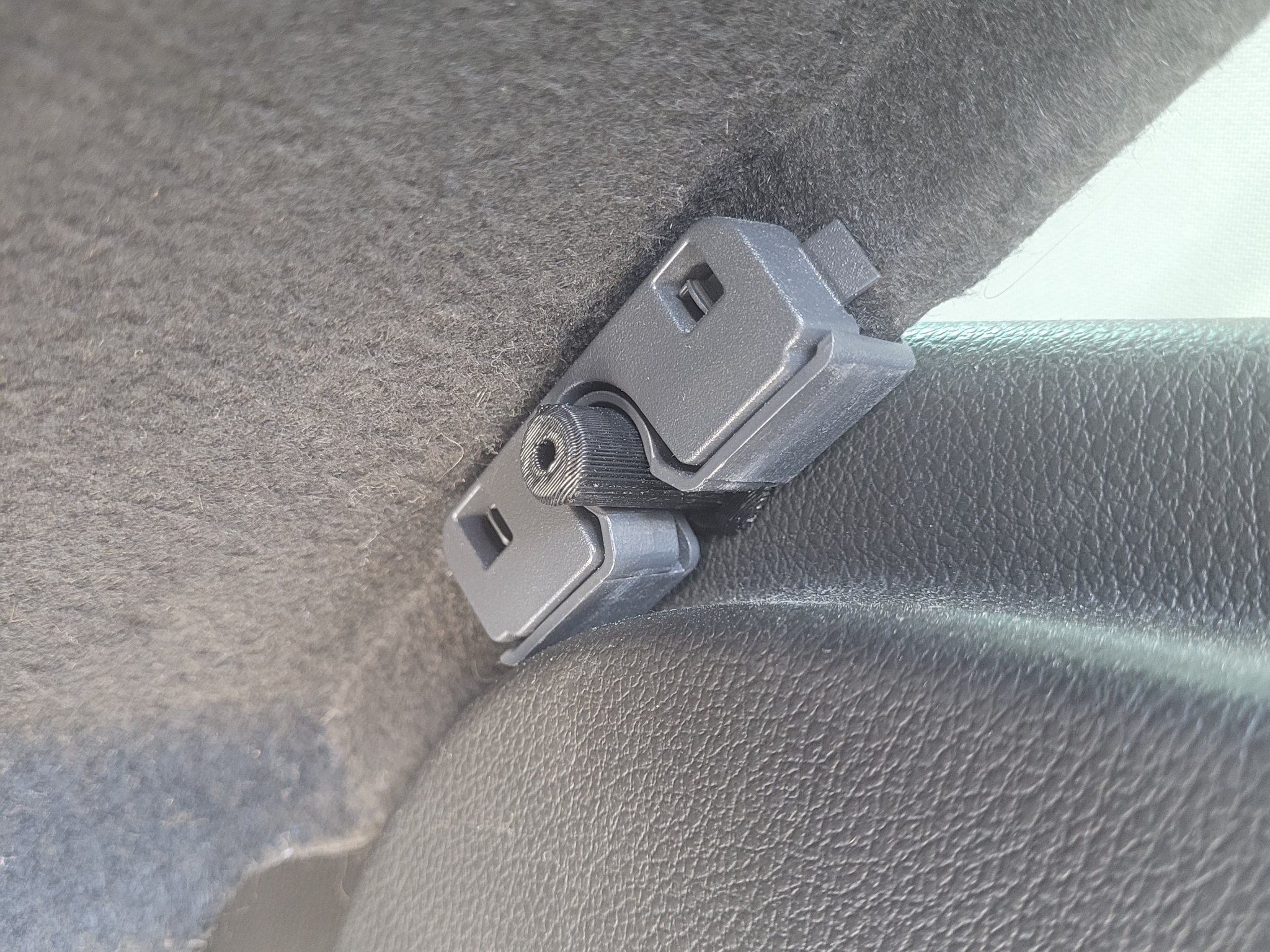 Chốt giữ giá đỡ sau cho xe Opel Meriva