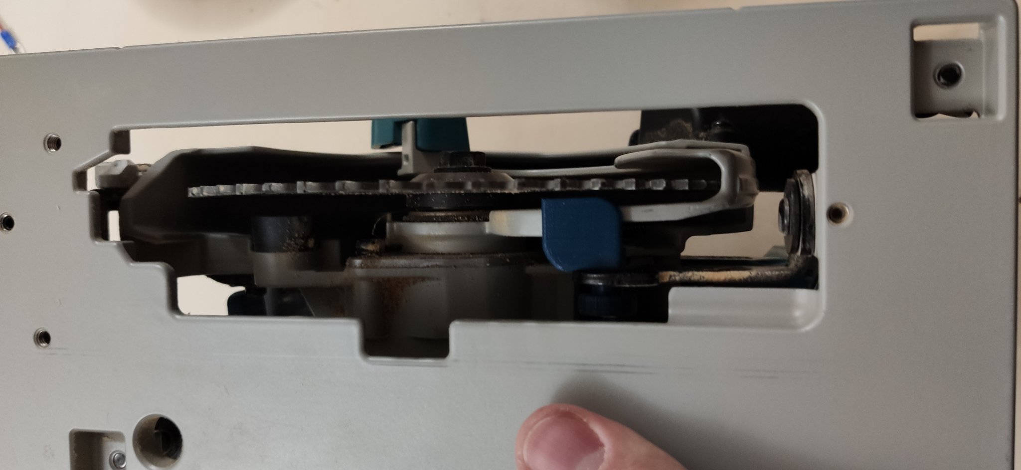 Nắp che lưỡi cưa cho máy cưa Makita DHS680