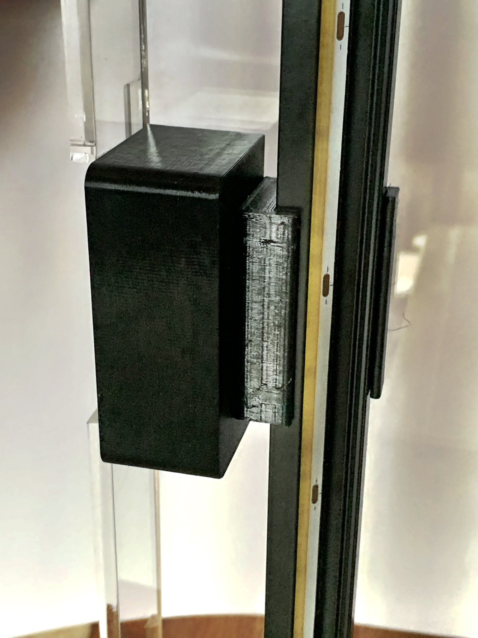 Giá đỡ LED cho vỏ Tukkari không cần khoan và dán