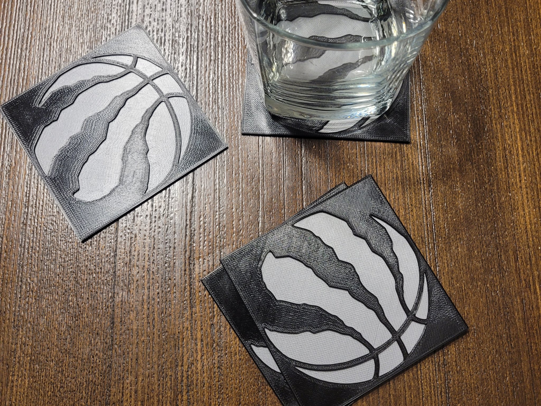 Đế lót ly hình Raptors phong cách thấp 3D