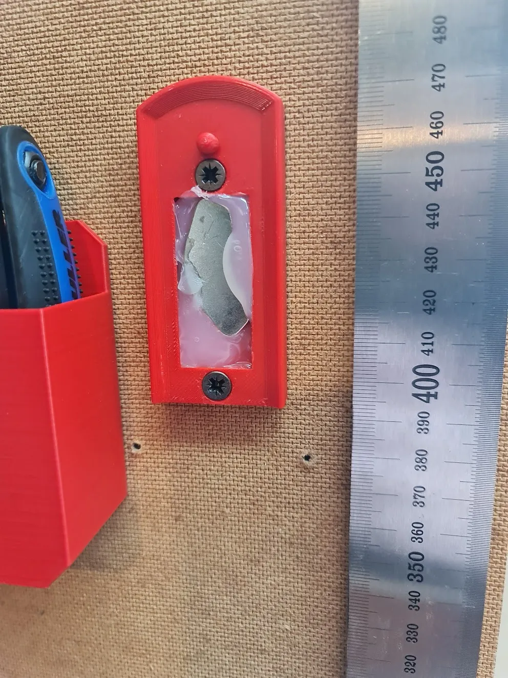 Giá đỡ thước kẻ gắn tường từ tính