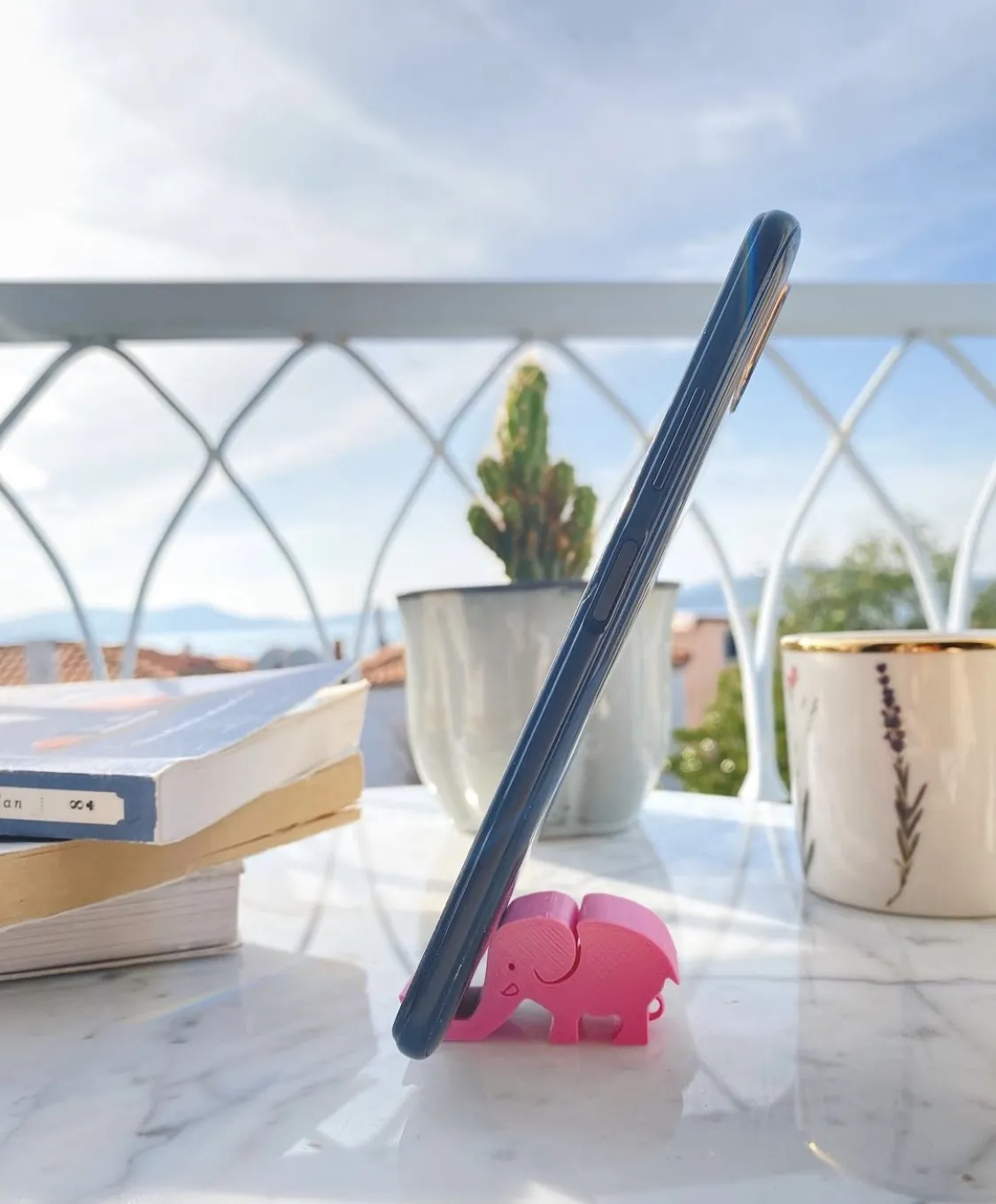 Giá đỡ điện thoại hình voi kèm móc chìa khóa