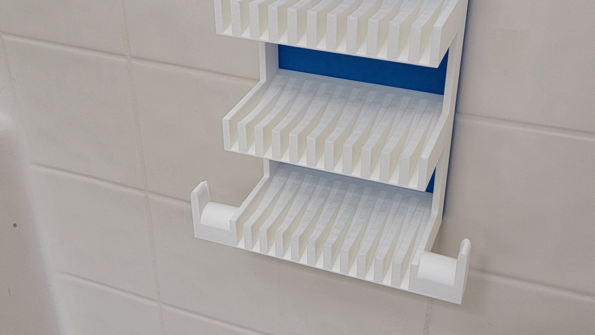 Giá đỡ xà phòng 4 tầng với móc treo tiện lợi