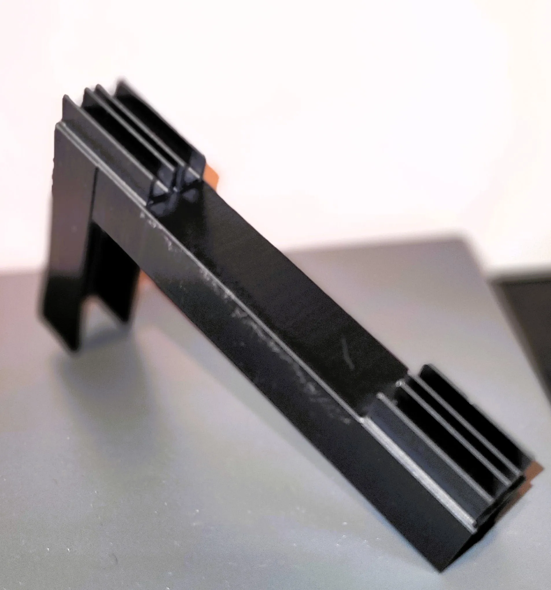 Giá đỡ cáp USB cho đèn ring light và webcam trên màn hình PC