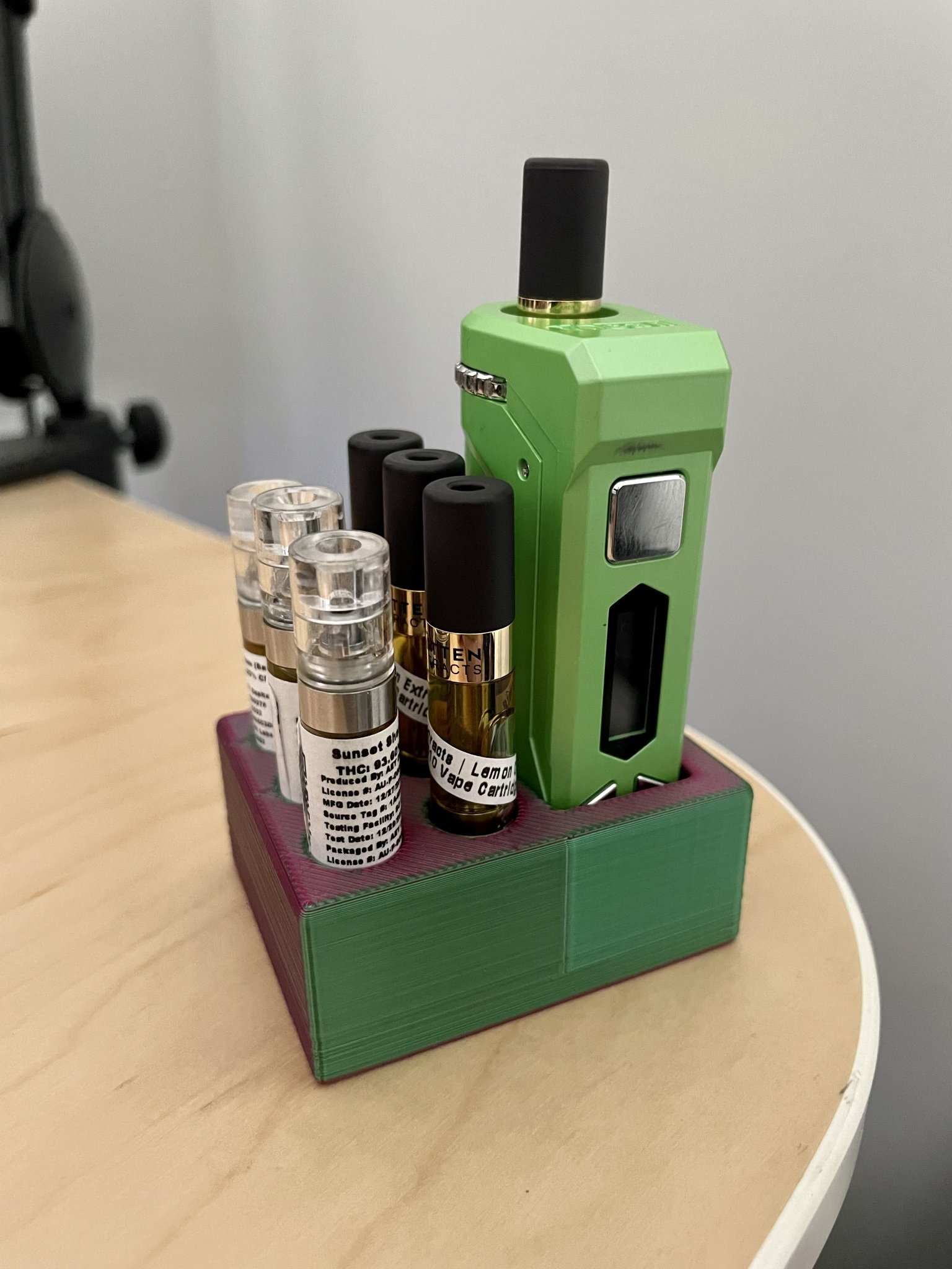 Giá đỡ pin Yocan Uni Pro và 6 cart