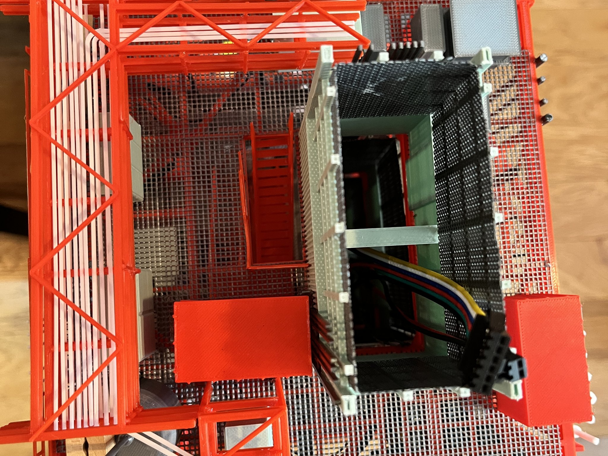 Cấu trúc giữa tầng của tháp Apollo LUT